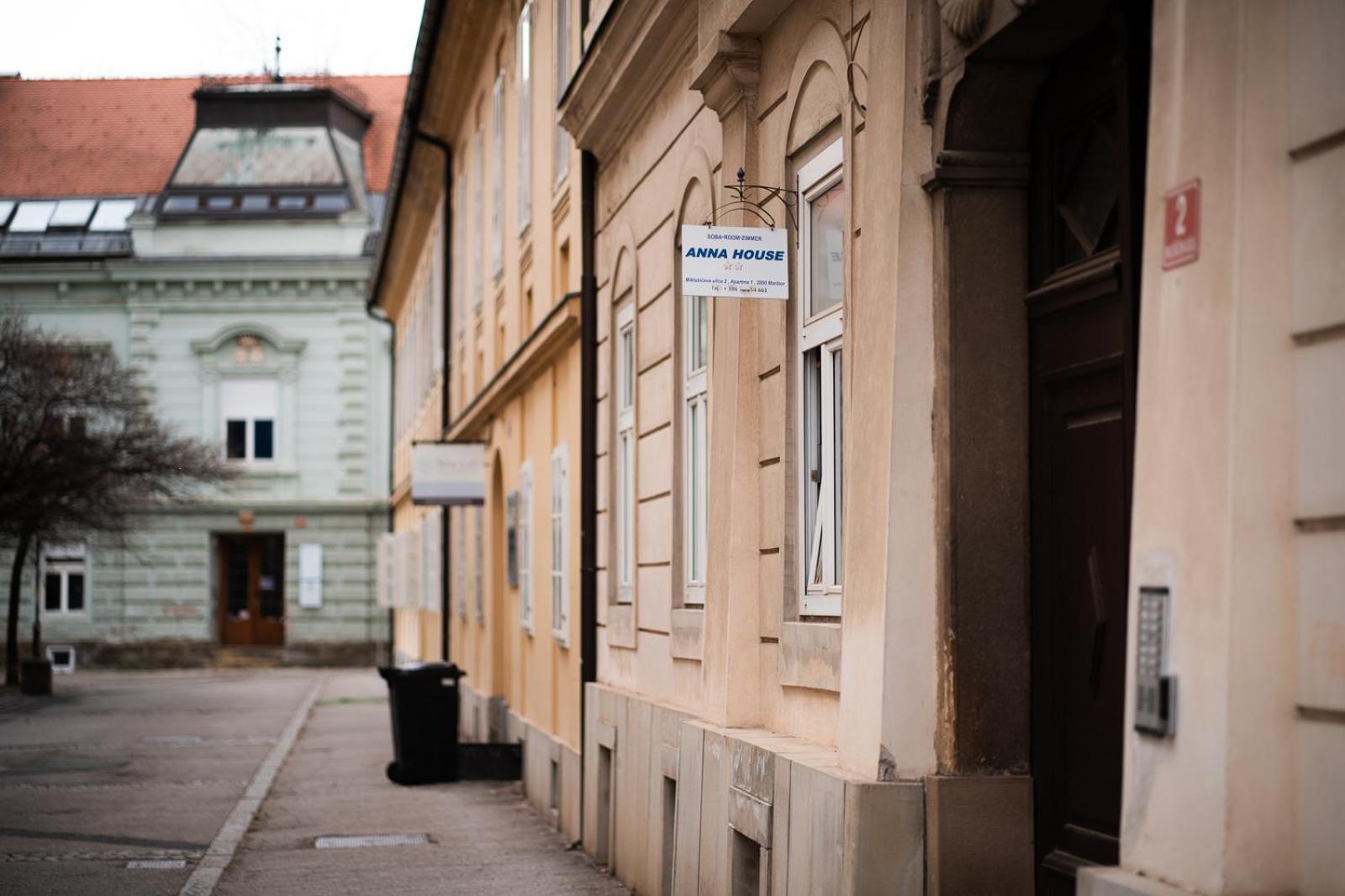 Anna House Hotell Maribor Exteriör bild